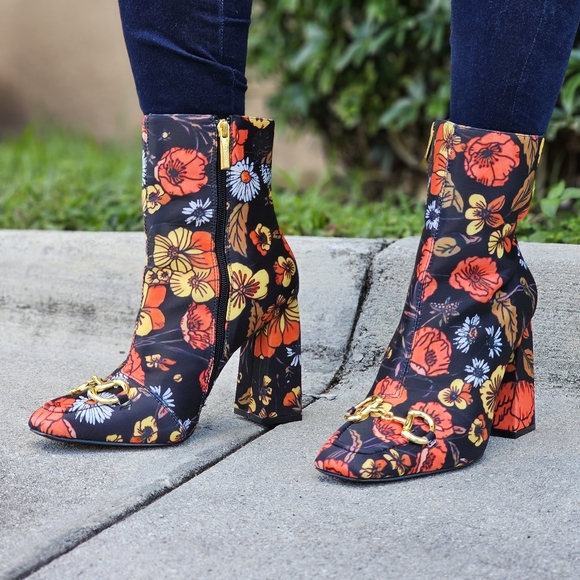 Women Flower Print Square Toe Chain Bit Buckle Block Heel Bootie - Picture 2 of 5